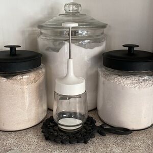 LIKE NEW Vintage=GEMCO Milk White Plastic/Clear Glass/Stainless Steel Chopper